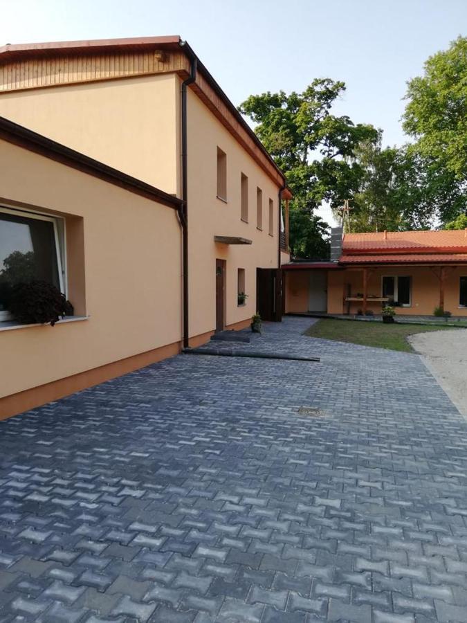 Uroczysko Olesnica Bed and Breakfast Chodzież Eksteriør billede